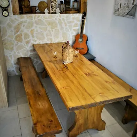Mate * Omiš